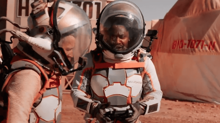 Ronda Rousey-Marshawn Lynch wrestle on Stars on Mars